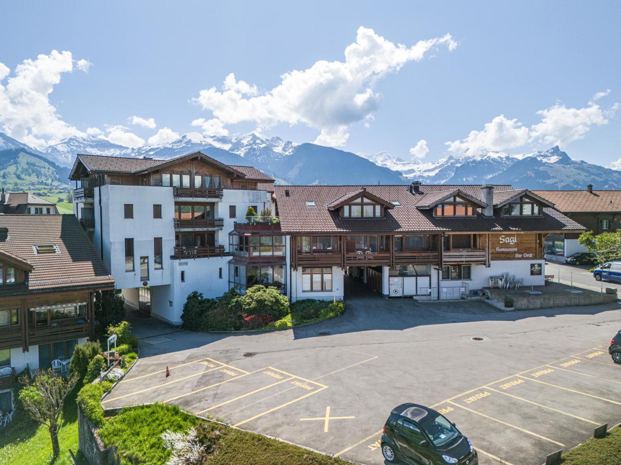 Hotel Aeschipark Aeschi Bei Spiez Exterior photo