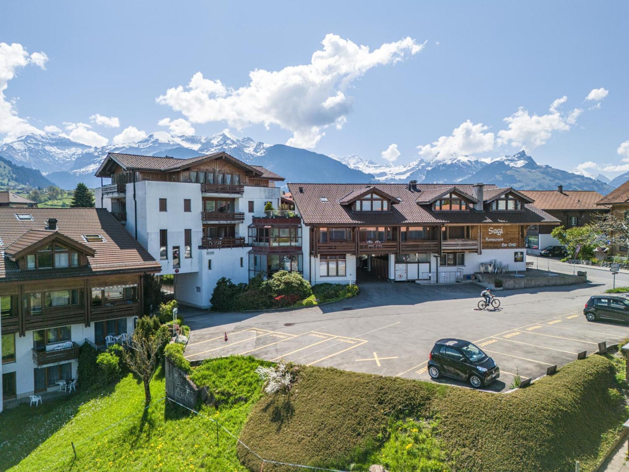 Hotel Aeschipark Aeschi Bei Spiez Exterior photo